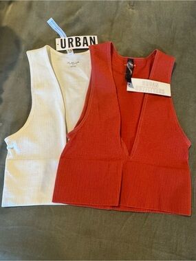 NEW WITH TAGS. Urban Outfitters Ribbed V-Neck Crop Tank Duo — Rust & White